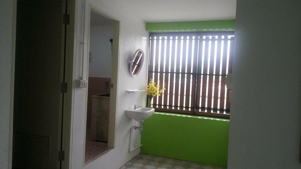 Madinah Hostel Ranong Ban Lum Than Ngoại thất bức ảnh